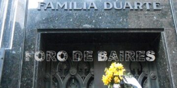 La tumba de Evita, un sitio de respeto y visita permanente