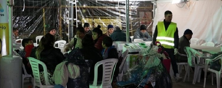 Operativo frío en Plaza Lezica