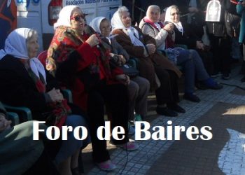 Hebe de Bonafini abrió su clásica oratoria de los Jueves luego del emotivo abrazo a la Plaza de Mayo
