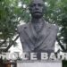 El busto de Carlos Thays que adorna su propio jardín