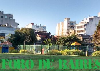 Pocas plazas guardan tanto encanto como la ex Placita del Desierto, hoy «Inmigrantes de Armenia»
