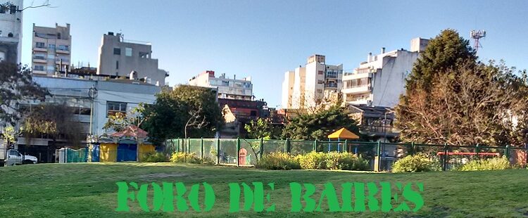 Pocas plazas guardan tanto encanto como la ex Placita del Desierto, hoy «Inmigrantes de Armenia»
