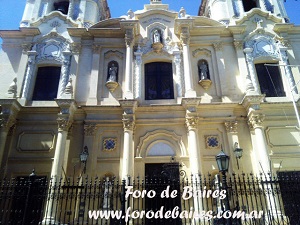 La imagen tiene un atributo ALT vacío; su nombre de archivo es fotoiglesiaparrquiasanpedrotelmo2.jpg