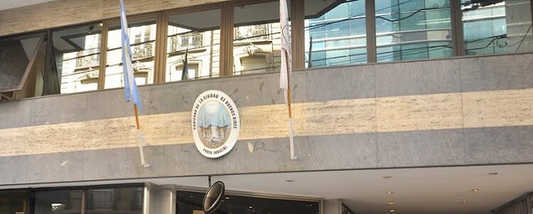 Fallo completo en la causa seguida al médico pediatra por infracción al art. 128 1er. párr. del Código Penal