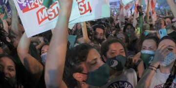 Aborto | Para la izquierda es «un triunfo de la marea verde contra los antiderechos»