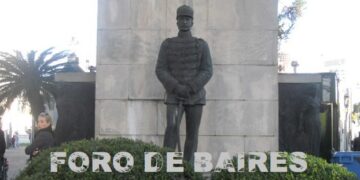 La impecable escultura al Teniente General Pablo Riccheri
