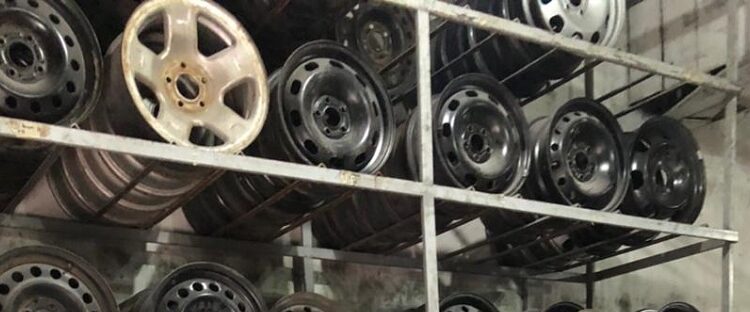 Operativo en Warnes: galpón clausurado y más de 1.000 autopartes incautadas