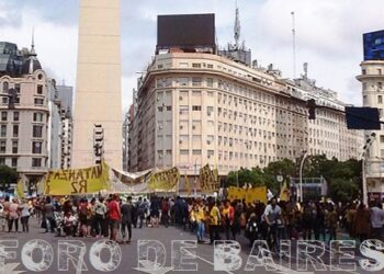 Es tu culpa, es la mía. Son lo piqueteros, es la policía