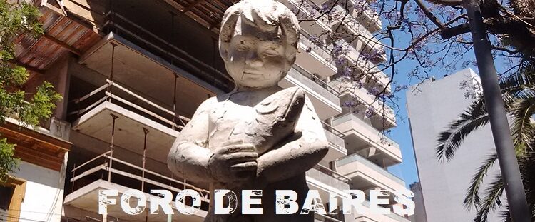 Querubín, la escultura del niño ángel que anida un pez