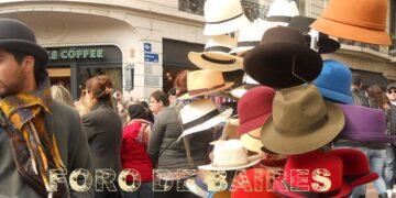 El sombrero, esa fina costumbre que no pasa de moda