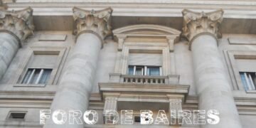 El Banco de la Nación Argentina se ubica en el Bajo de la Ciudad y nació en 1888
