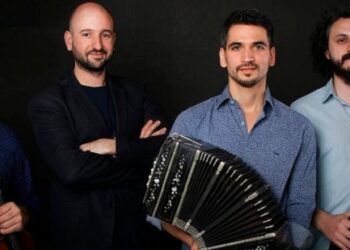 Ariel Pirotti presenta su nuevo Ep en vivo en los Jardines del Auditorio Belgrano