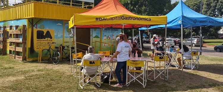 Con un protocolo especial y al aire libre reabrieron las Estaciones Saludables