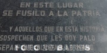 “En este lugar se fusiló a la patria”, la impactante placa de granito en Parque Las Heras, ex Penitenciaría Nacional