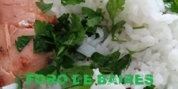 Pollo con arroz, limón y perejil, una saludable propuesta para comenzar la semana livianamente
