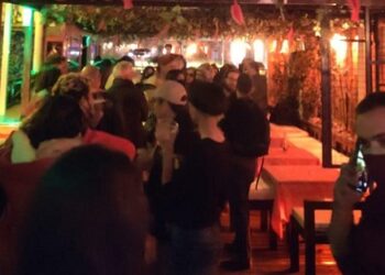 Dos detenidos por realizar una fiesta clandestina en local de Palermo