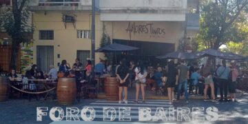 Sin distancia, los bares son un descontrol