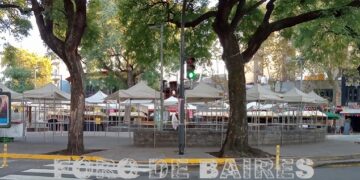 Plaza Julio Cortázar: «Crónica de una feria precoz para el barrio»