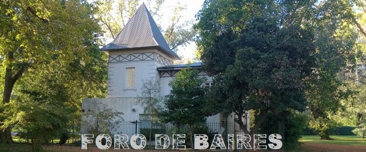 La sede del Ministerio de ambiente y espacio público dentro del predio del Parque tres de Febrero