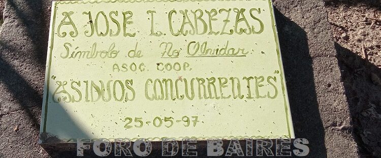 Rincones de Palermo: Homenaje a José Luis Cabezas en Plaza Inmigrantes de Armenia