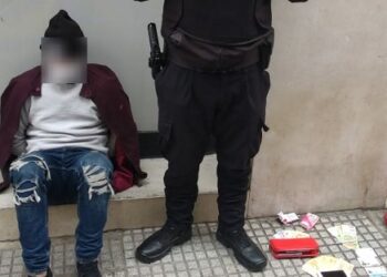 Un menor detenido en Recoleta luego de cometer una salidera bancaria