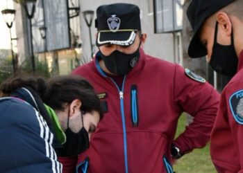 El Ministerio de Justicia y Seguridad le devolvió a sus dueños celulares y motos recuperados por la Policía de la Ciudad