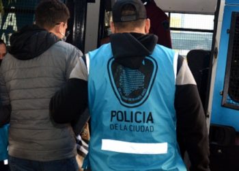 Inspecciones en Belgrano y Chacarita: dos detenidos, seis clausuras y más de 200 celulares y accesorios secuestrados