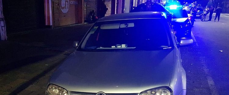 Tras persecución, fueron detenidos tres delincuentes que intentaron robar una moto en Villa Crespo