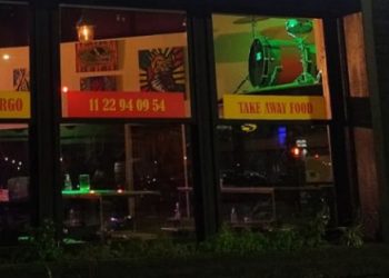 Fue desbaratada una fiesta clandestina con unas cien personas en Palermo: dos encargadas detenidas