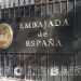 La Embajada de España y una ocurrente exposición al aire libre