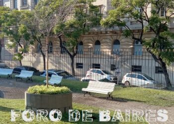 La Plaza del lector es como un gran patio cultural en la paqueta esquina de Las Heras y Agüero