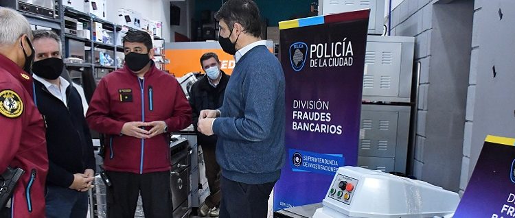 Devuelven a dueño artefactos de cocina industrial que habían sido comprados mediante una estafa