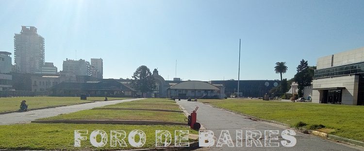 Charla sobre “Fósiles urbanos y rocas ornamentales”