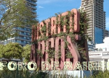 «El Distrito Arcos», un complejo a cielo abierto instalado en los antiguos edificios del predio ferroviario en Palermo