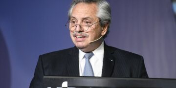 El presidente anunció la creación de un Plan Productivo 2030 para potenciar la industria, las exportaciones y el empleo