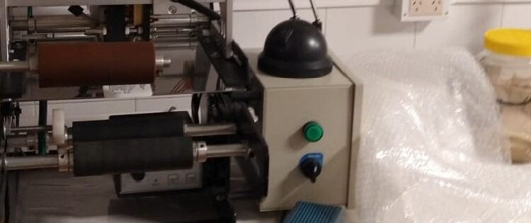 Cayó el laboratorio de la «Solución Milagrosa»: un detenido y más de mil frascos secuestrados
