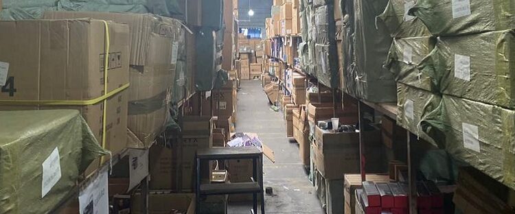 Megaoperativo en Once: 14 contenedores de mercadería ilegal valuada en más de 396 millones de pesos