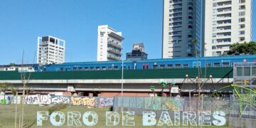 La magia del tren hace huella en el barrio como una vieja novela de antepasado