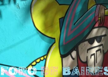 Se llama Mojo WS y pinta monitos de colores en graffitis