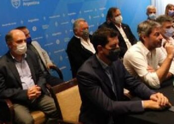 Empleo genuino: la AHRCC participó de la firma de un acuerdo para incorporar a 4.000 beneficiaros de planes sociales a la hotelería y gastronomía