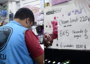 Secuestran casi 15.000 productos apócrifos de cosmética y perfumería luego de tres allanamientos en comercios de Balvanera
