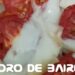 Churrasquito de cerdo gratinado con queso y tomate