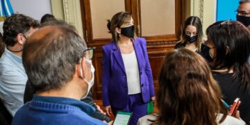 Cerruti destacó el “consenso alcanzado” para aprobar el acuerdo con el FMI y afirmó: “Estamos todos comprometidos en encontrar la solución a este problema”