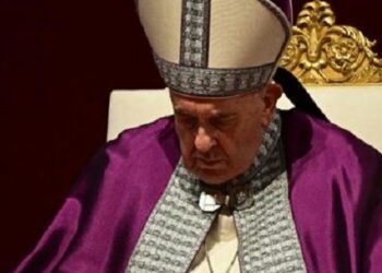 Pidiendo el fin de esta guerra insensata, el Papa consagró a Rusia y Ucrania a la Virgen