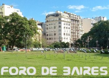 La Plaza Lavalle y el Palacio de Justicia  son pura historia reflejada en Tribunales, barrio de San Nicolás