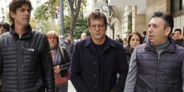 José Luis Giusti y Martín Lousteau en el cierre de la Semana de los Centros Comerciales Abiertos en el barrio de Almagro