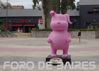 El Distrito de Arcos, un patio comercial a la intemperie de los turistas y vecinos