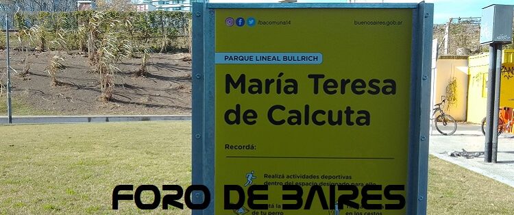 El cantero María Teresa de Calcuta tiene su reciente señalizador al margen donde pasa el tren