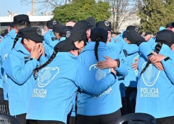 La Ciudad suma 454 nuevos policías a las calles