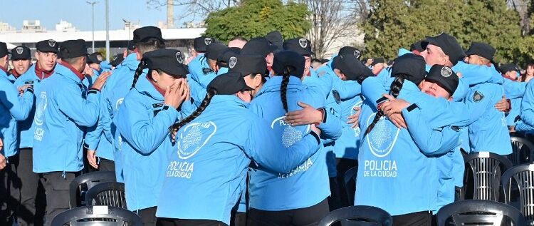 La Ciudad suma 454 nuevos policías a las calles